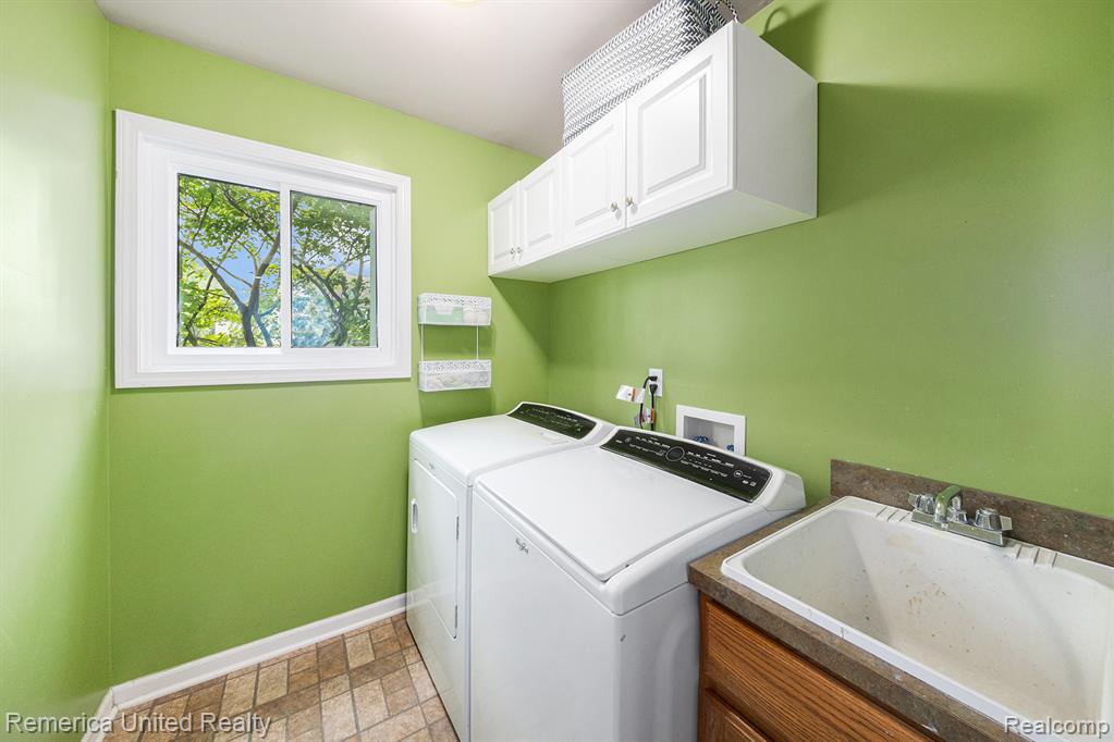 28016 Stillwater Court, South Lyon, MI 48165 — Photo 12
