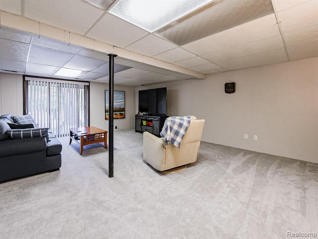 7418 Azalea Court, West Bloomfield, MI — Photo 17