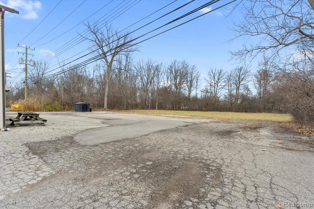 8840 Macomb Street, Grosse Ile, MI 48138 — Photo 18
