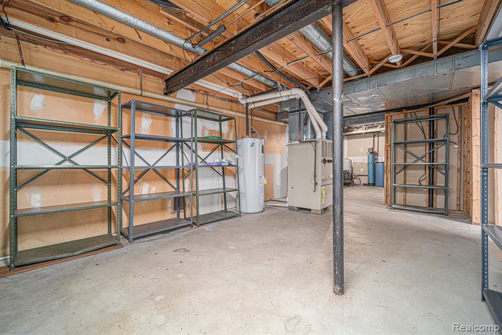 8165 Holcomb Road, Clarkston, MI 48348 — Photo 33