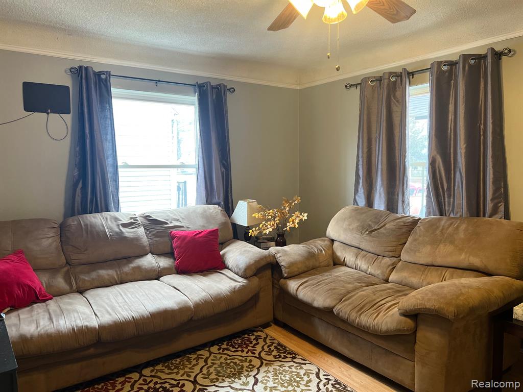 4655 MILDRED Street, Wayne, MI 48184 — Photo 30