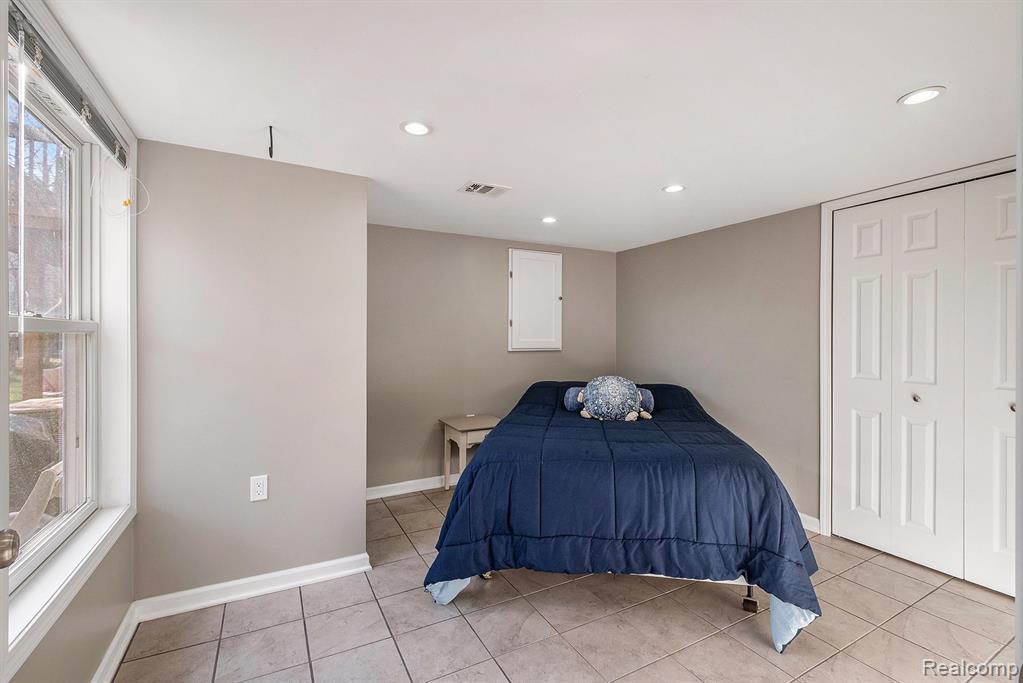 620 Shoreline Drive, Fenton, MI 48430 — Photo 19