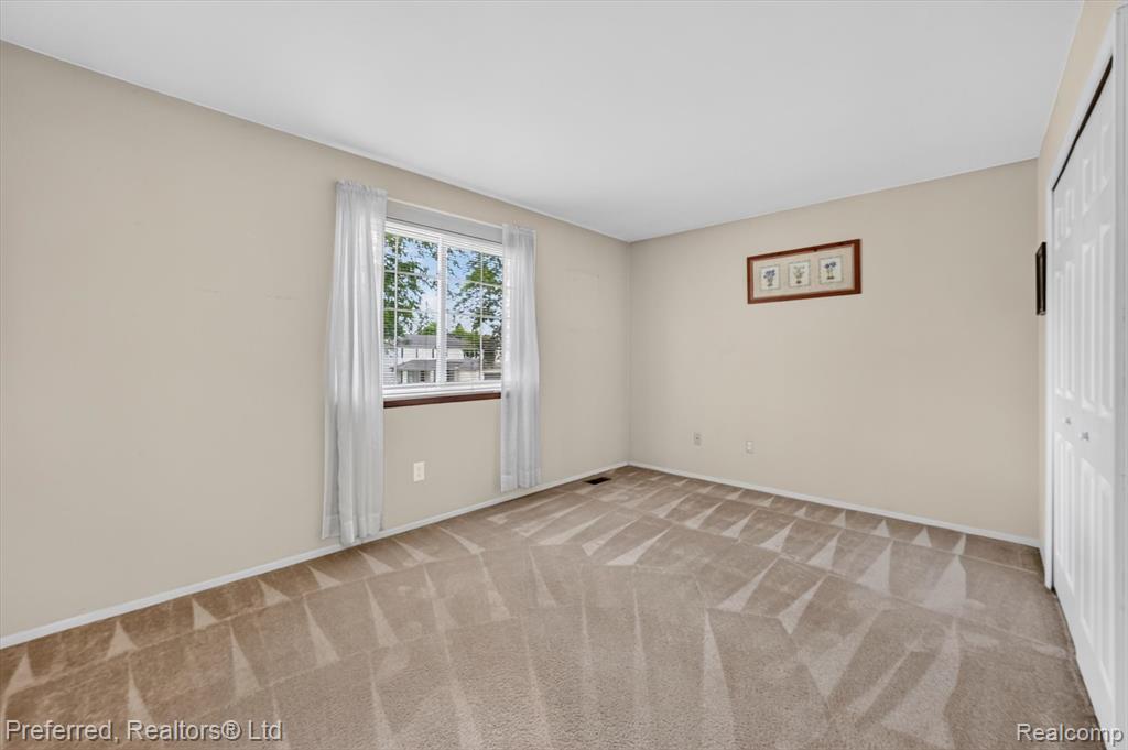 46596 Maidstone Road, Canton, MI 48187 — Photo 38