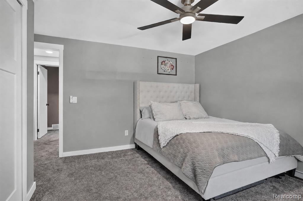 1037 Miami Avenue, Waterford, MI 48327 — Photo 17