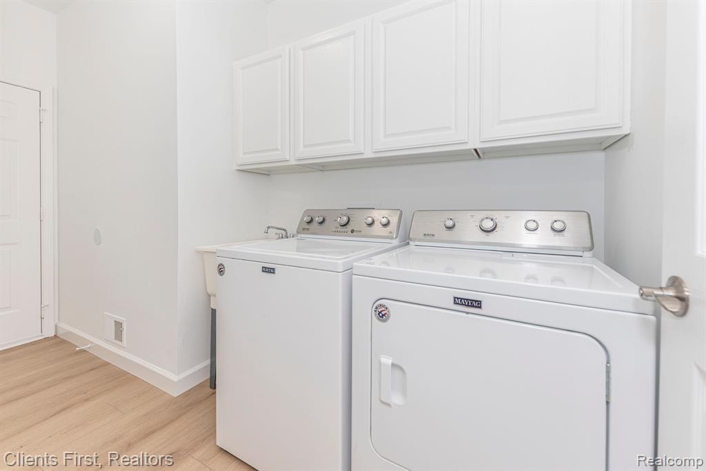 39603 GREENBRIER Court, Northville, MI 48168 — Photo 27