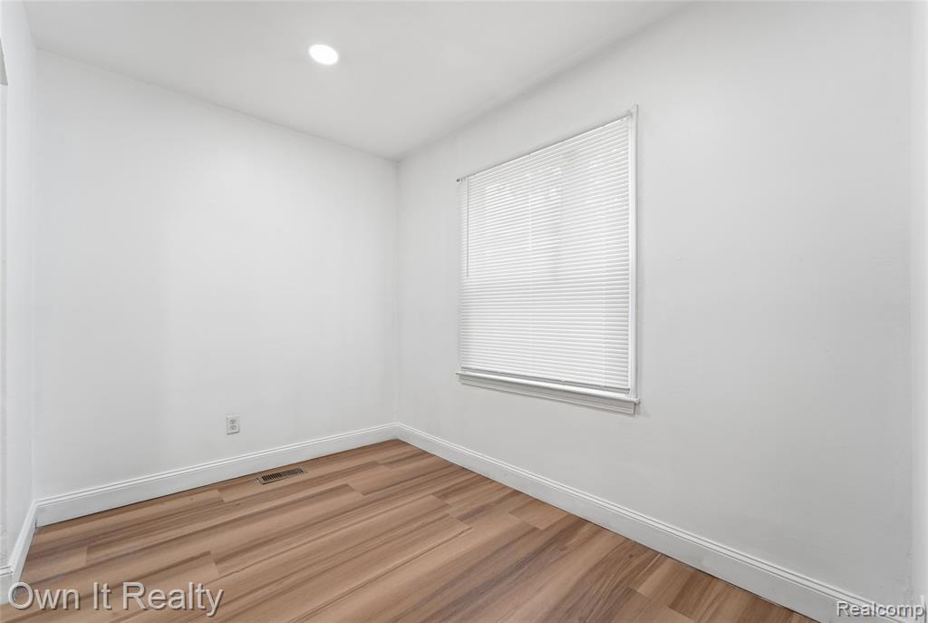6454 Vaughan Street, Detroit, MI 48228 — Photo 8