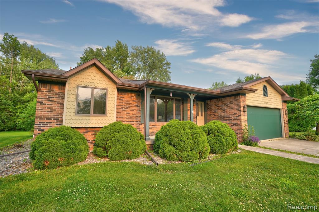 6247 King Arthur Court, Swartz Creek, MI 48473 — Photo 7