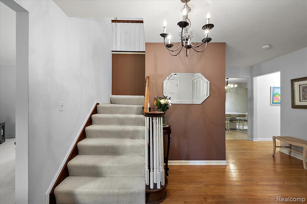 6153 Kiev Street, West Bloomfield, MI 48324 — Photo 8