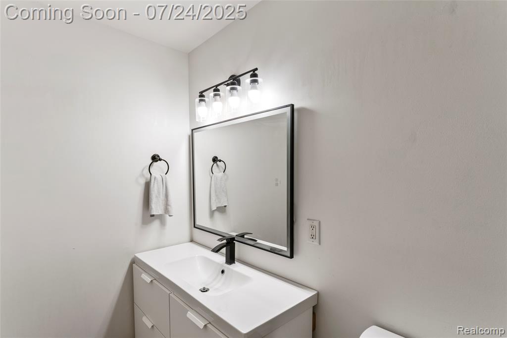 729 Amberly Dr, C, Waterford, MI 48328 — Photo 29