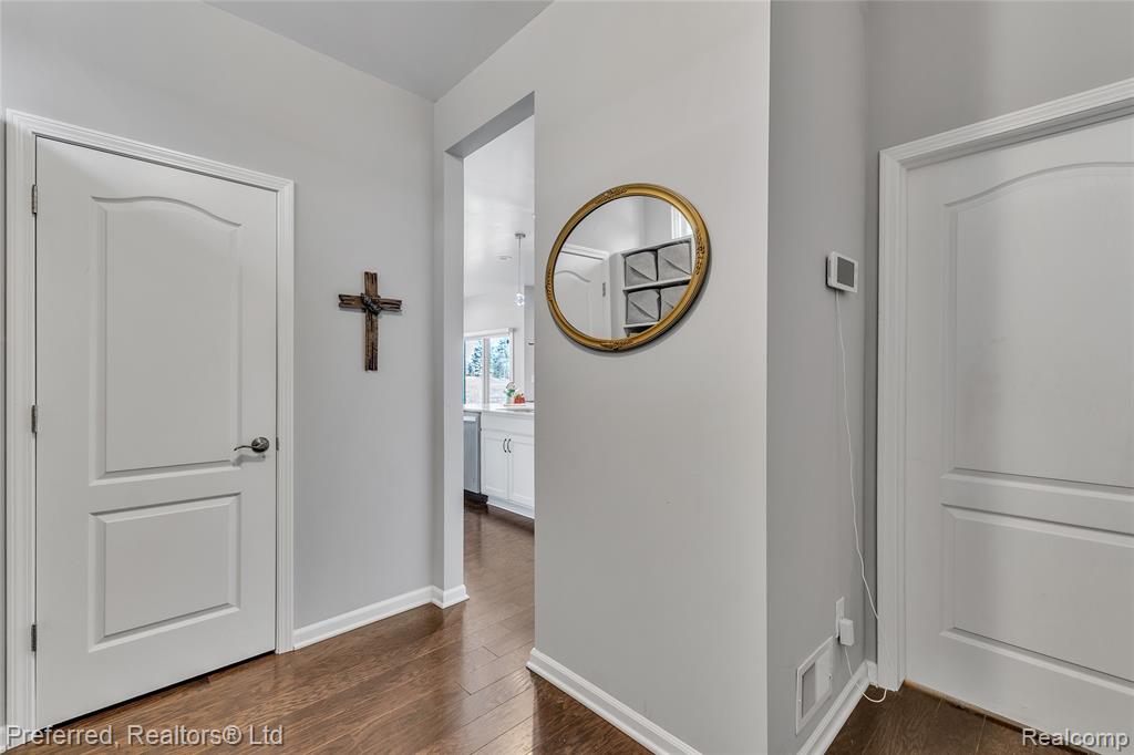 49720 Shoreline Drive, Canton, MI 48187 — Photo 34