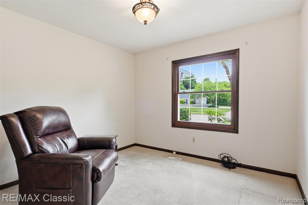 45451 Woodleigh Way, Plymouth, MI 48170 — Photo 11