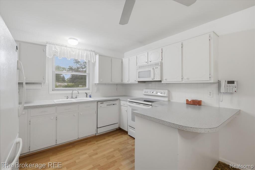 4375 Esta Drive, Flint, MI 48506 — Photo 20