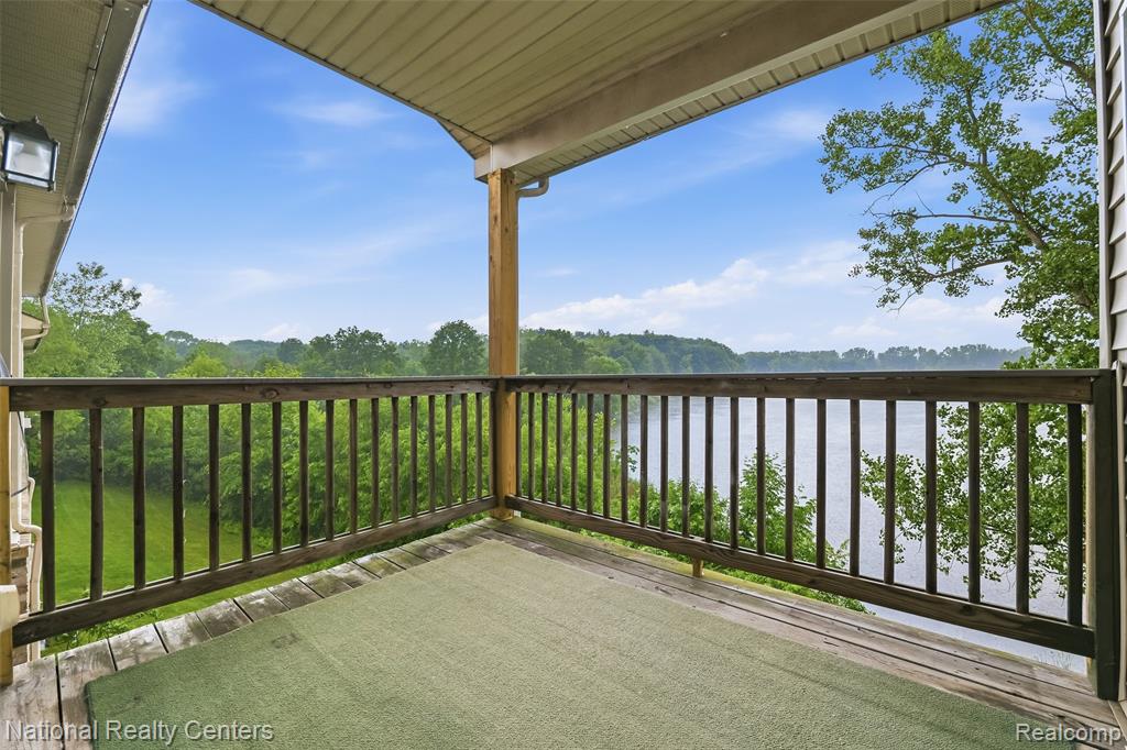 5905 High Pointe Court, Brighton, MI 48116 — Photo 13