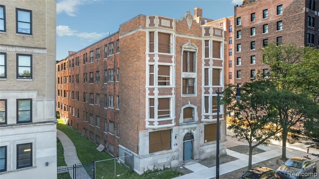 69 Seward Street, Detroit, MI 48202 — front exterior