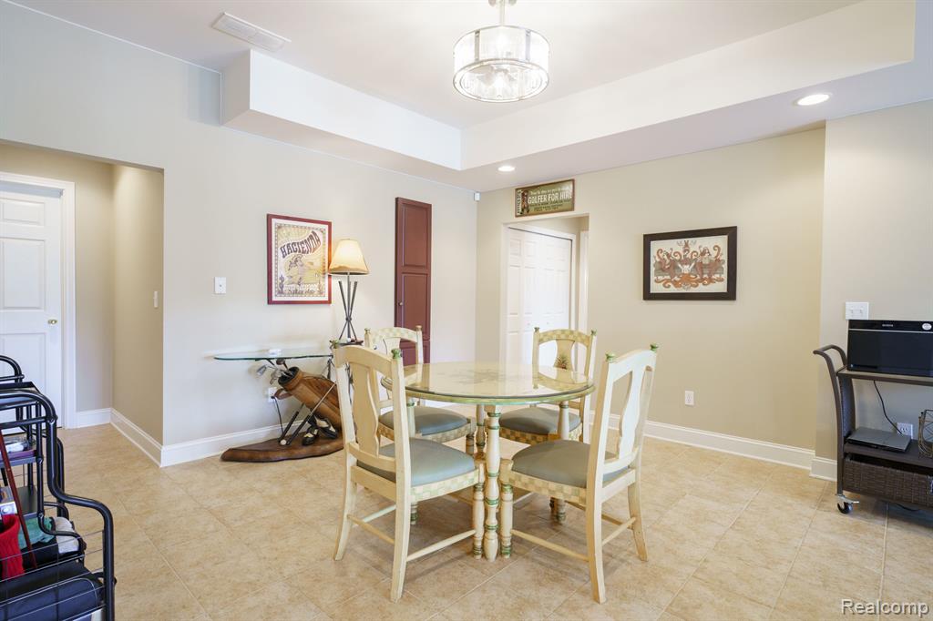 10769 CLIFFVIEW Drive, South Lyon, MI 48178 — Photo 43
