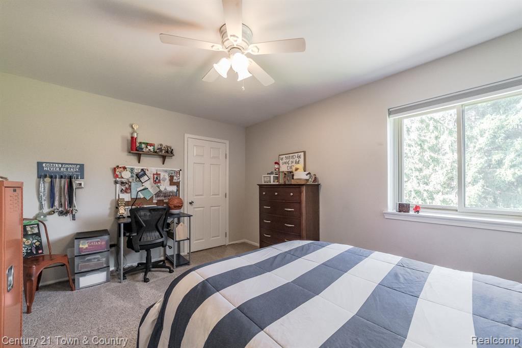 914 SHREWSBURY Drive, Clarkston, MI 48348 — Photo 33