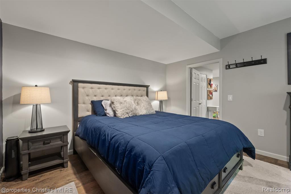 27087 Victoria Road, Novi, MI — Photo 28