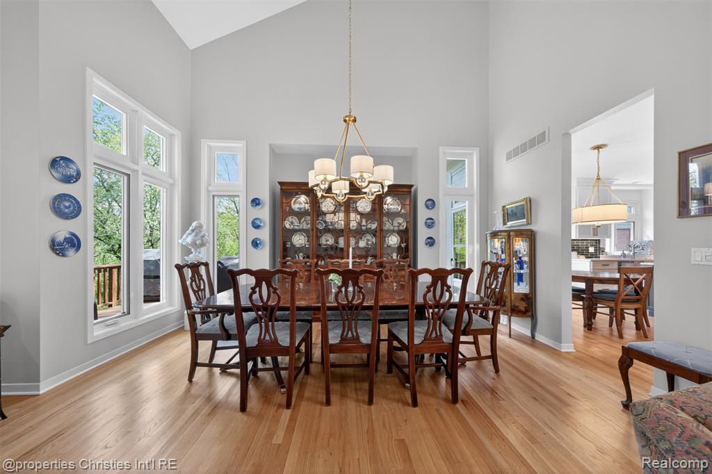 6390 Country Shire Lane, West Bloomfield, MI 48323 — Photo 13