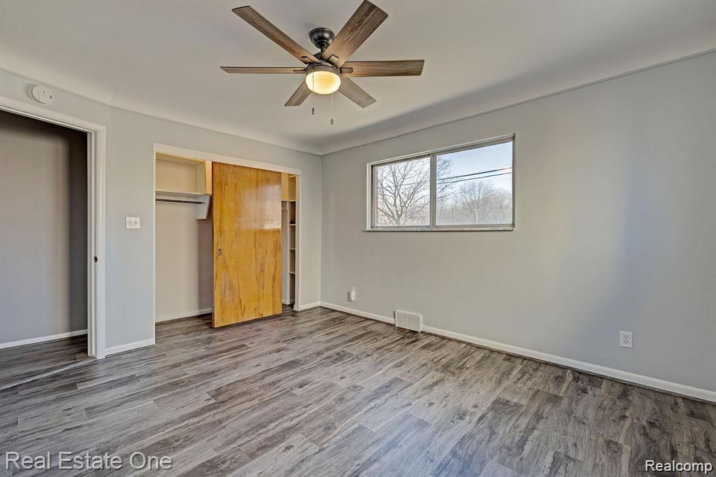 45752 JEFFERSON Avenue, Chesterfield, MI 48047 — Photo 23