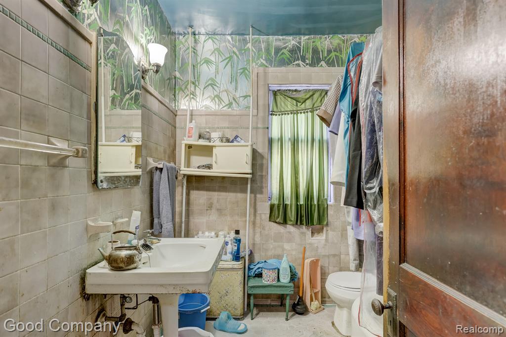 2244 Lamothe Street, Detroit, MI 48206 — Photo 9