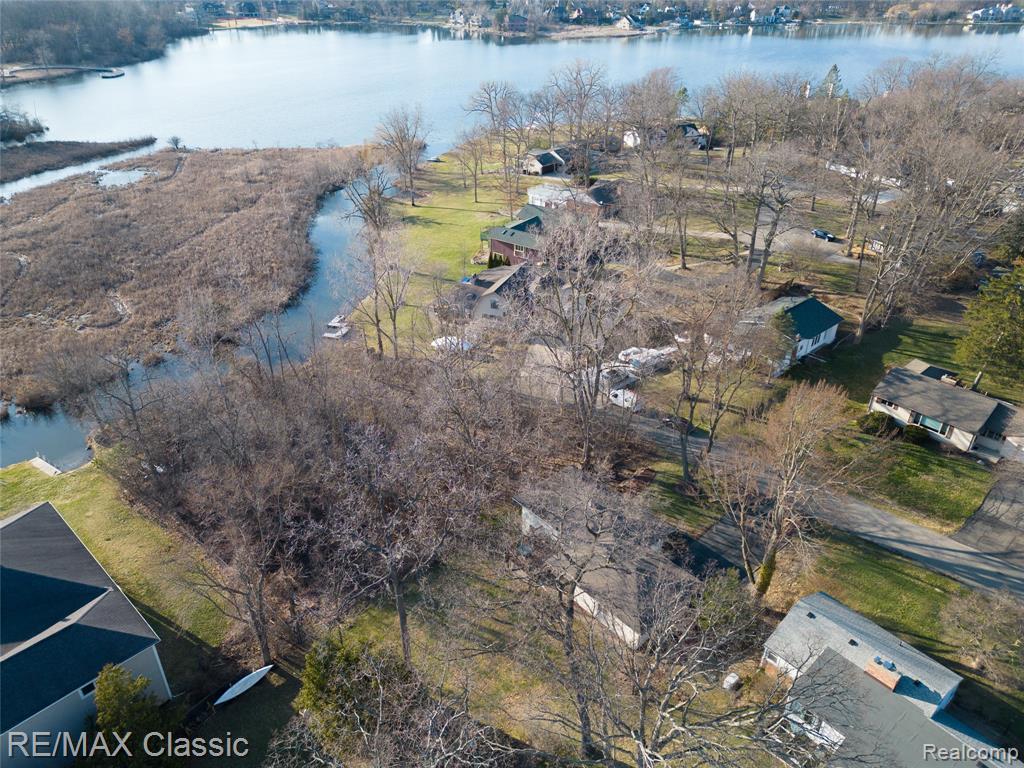 5155 Daron Lane, West Bloomfield, MI 48324 — Photo 35