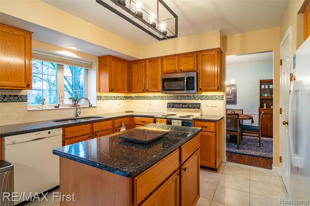 6676 Lambeth Way, Canton, MI 48187 — Photo 13