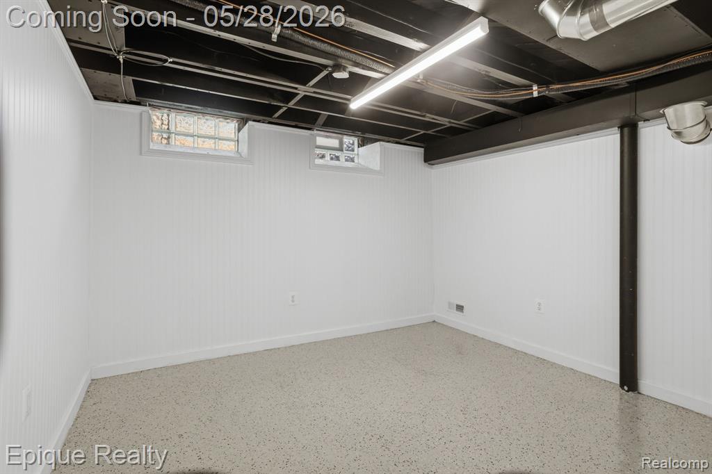20506 Lancaster Street, Harper Woods, MI 48225 — Photo 16