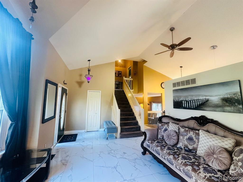 6886 FOX Lane, Waterford, MI 48327 — Photo 8
