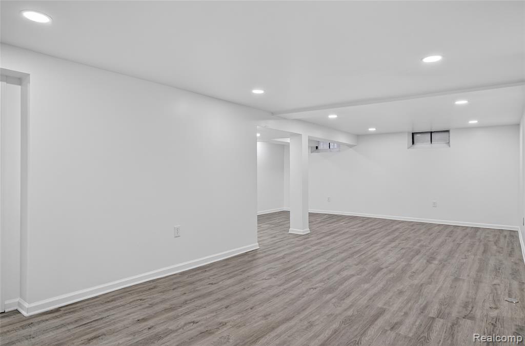 8664 Louise Avenue, Allen Park, MI 48101 — Photo 31