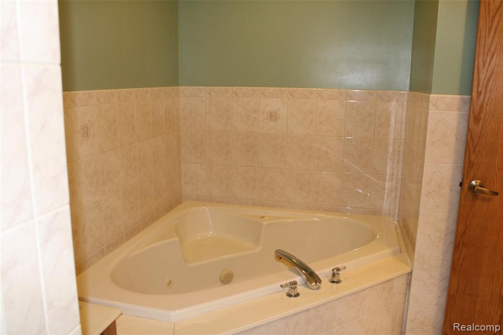 30500 Ostreich Rd Road, Rockwood, MI — Photo 18