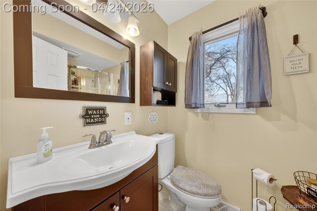 9080 Meadowland Drive, Grand Blanc, MI 48439 — Photo 12