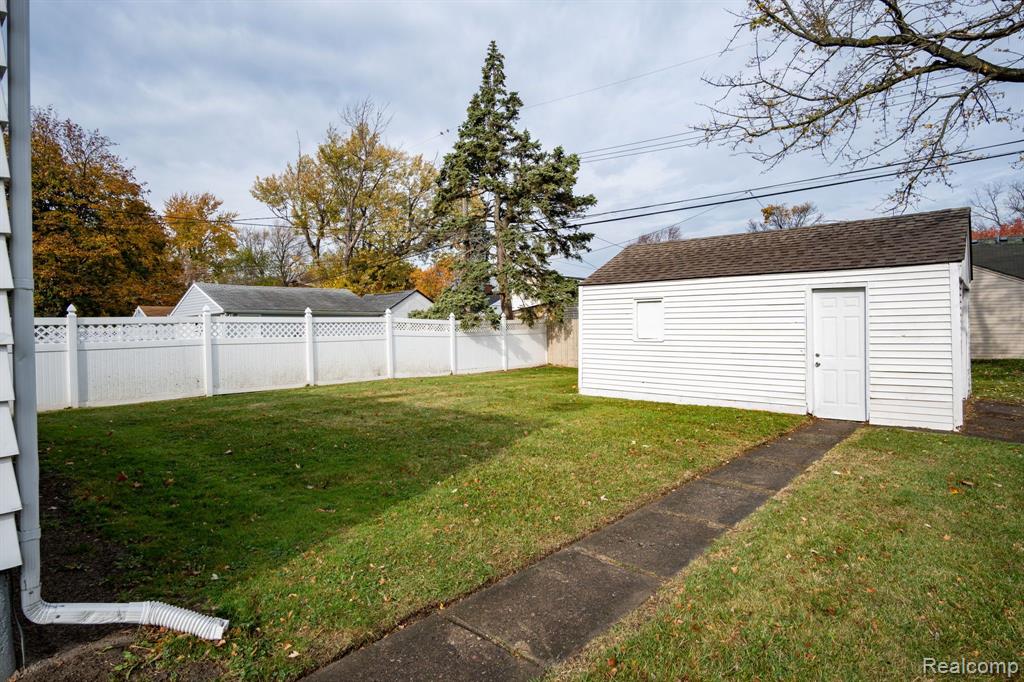 597 MARKLE Avenue, Pontiac, MI 48340 — Photo 17