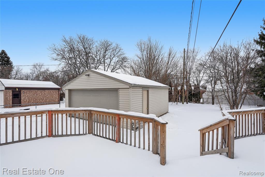 8422 Robindale Avenue, Dearborn Heights, MI 48127 — Photo 29