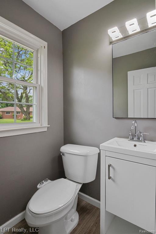 18441 ROSELAND Boulevard, Lathrup Village, MI 48076 — Photo 30