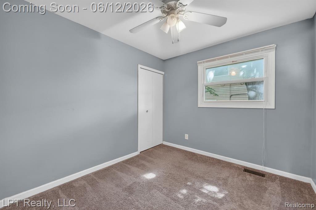806 E Barrett Avenue, Madison Heights, MI 48071 — Photo 19
