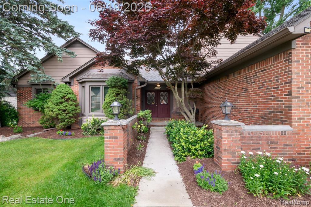 5277 Waterview Drive, West Bloomfield, MI 48323 — Photo 4