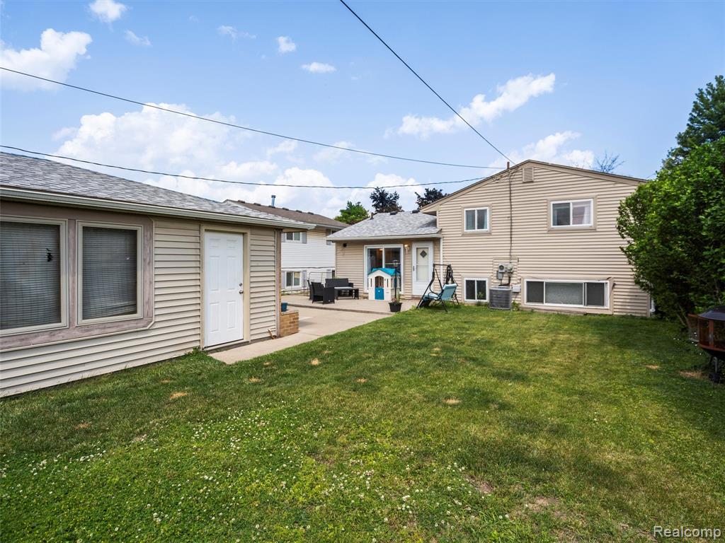 9636 Mueller Street, Taylor, MI 48180 — Photo 21