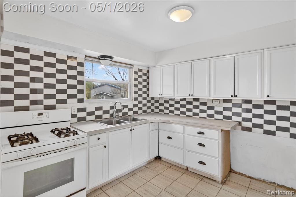 5457 E Frances Road, Mount Morris, MI 48458 — Photo 16