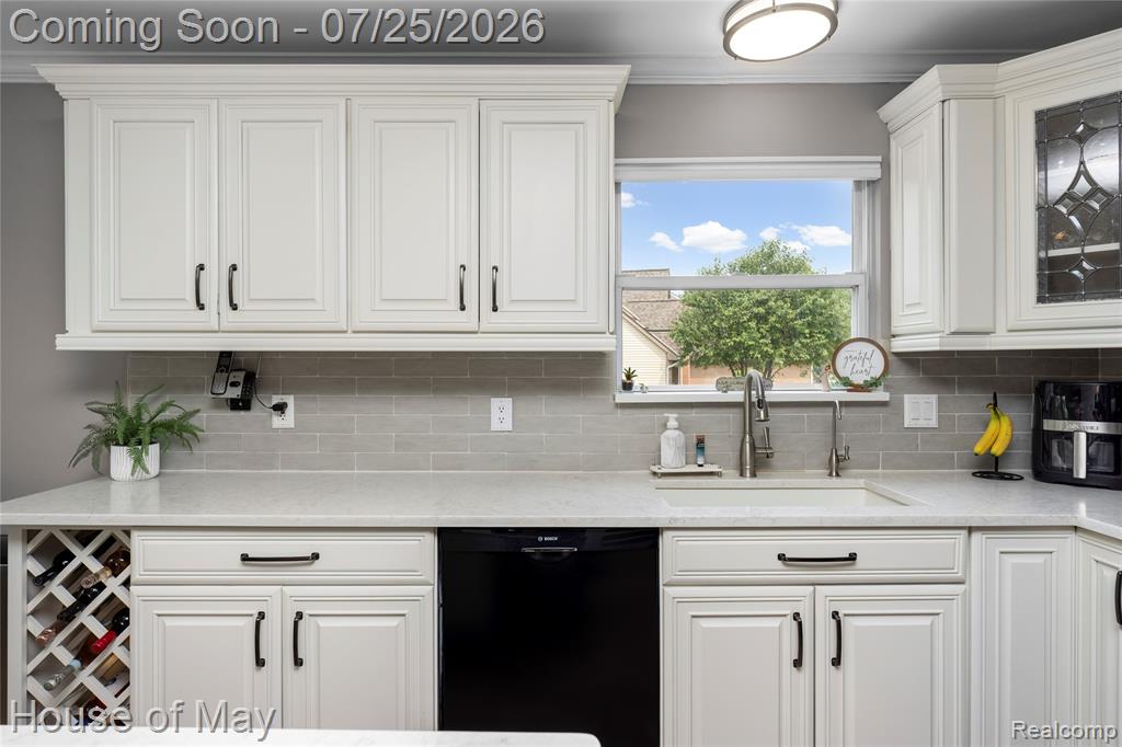 2082 Sandlewood Drive, White Lake, MI 48383 — Photo 53