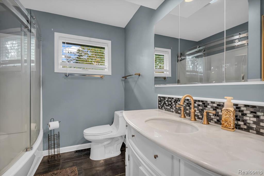 6710 Laurelton, Clarkston, MI — Photo 24