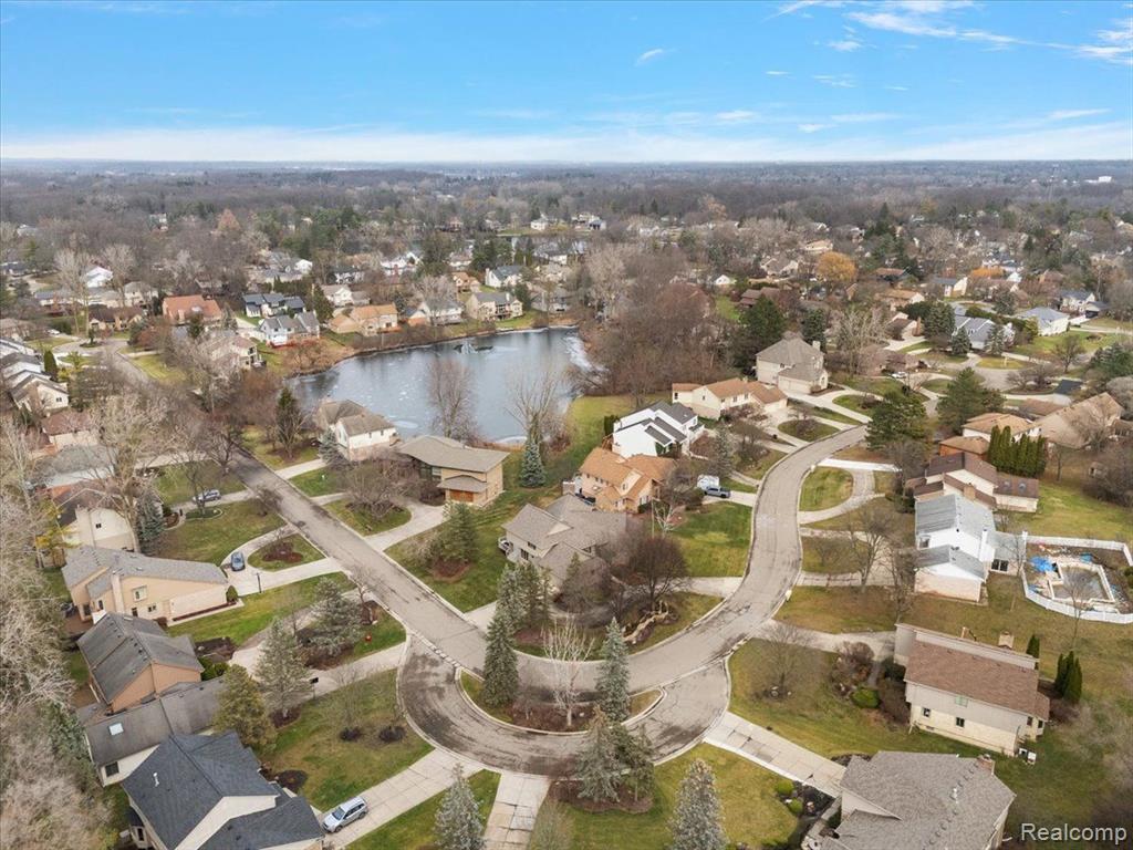 5385 POND BLUFF Drive, West Bloomfield, MI 48323 — Photo 92