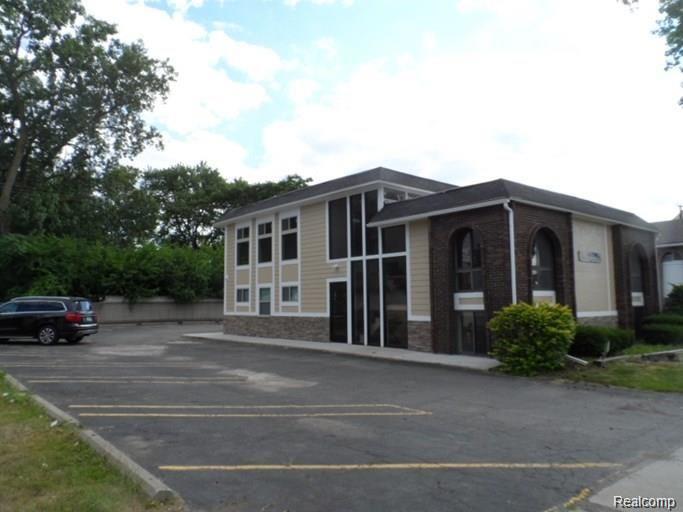 17697 W 10 Mile Road, Southfield, MI 48075