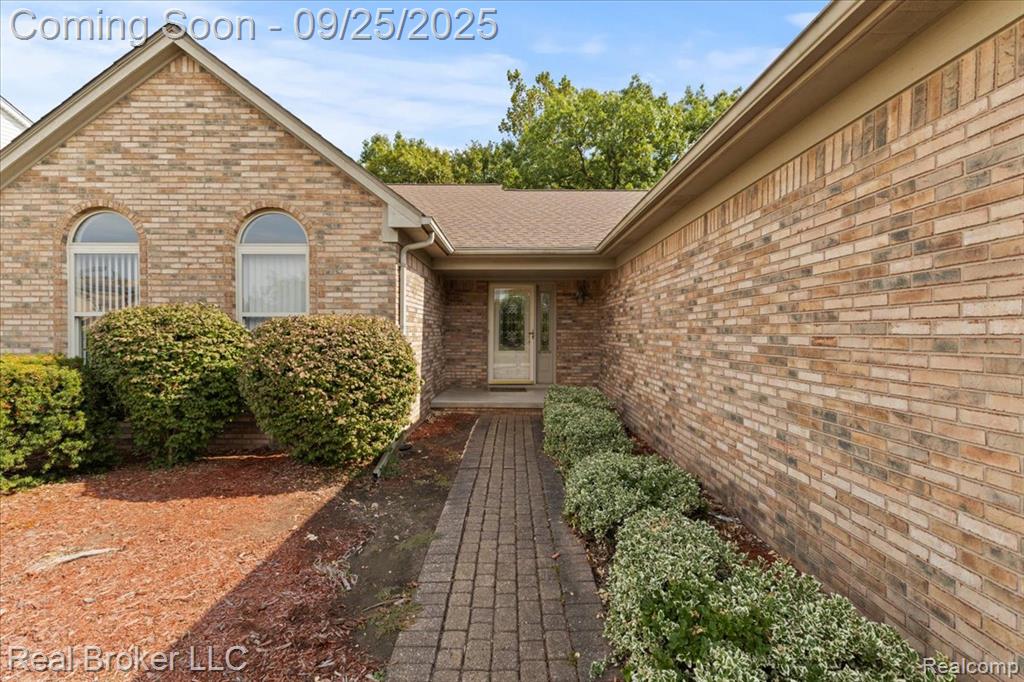 46526 Serenity Drive, Macomb, MI 48044 — Photo 6