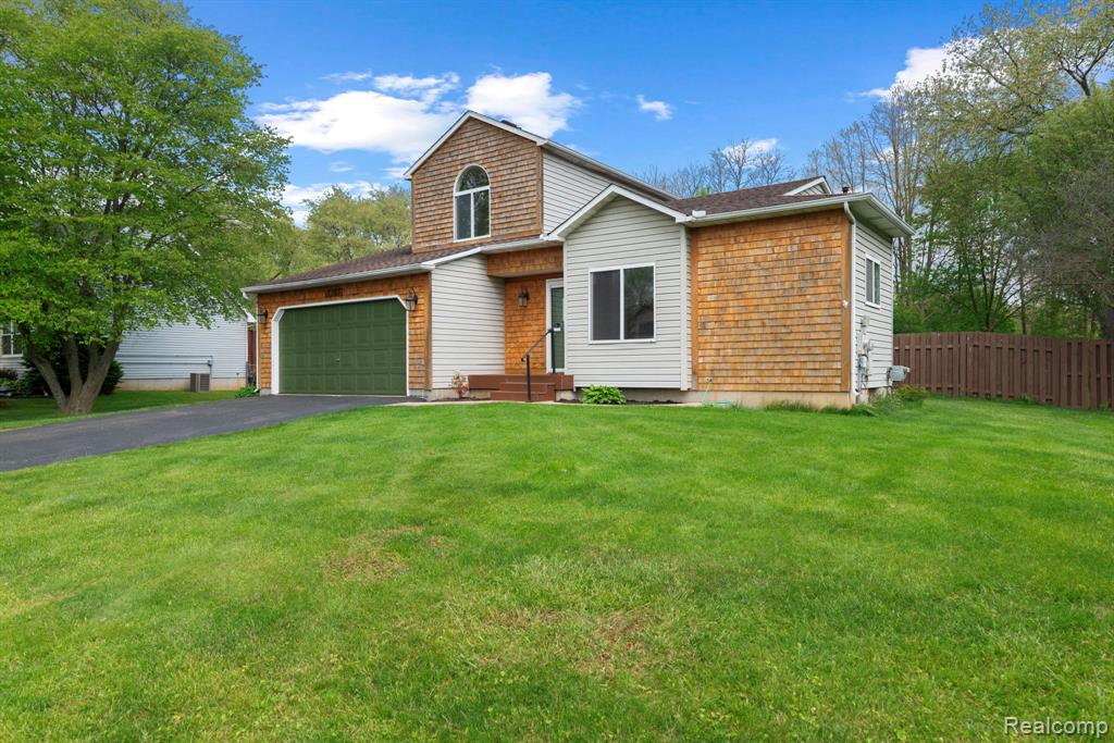 3195 Sandpoint Drive - Photo 3