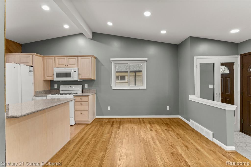 7484 N CHARLESWORTH Street, Dearborn Heights, MI 48127 — Photo 33