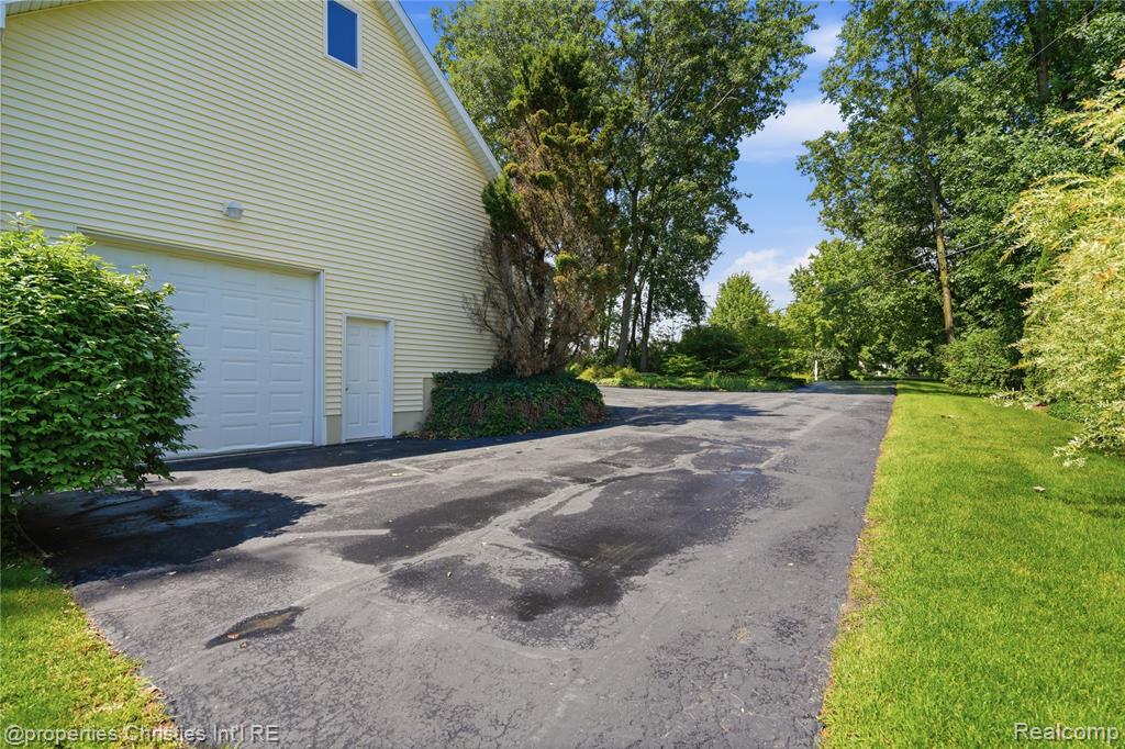4462 Lily Drive, Howell, MI 48843 — Photo 2