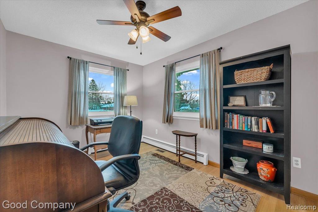 745 HOGARTH Avenue, Waterford, MI 48328 — Photo 19