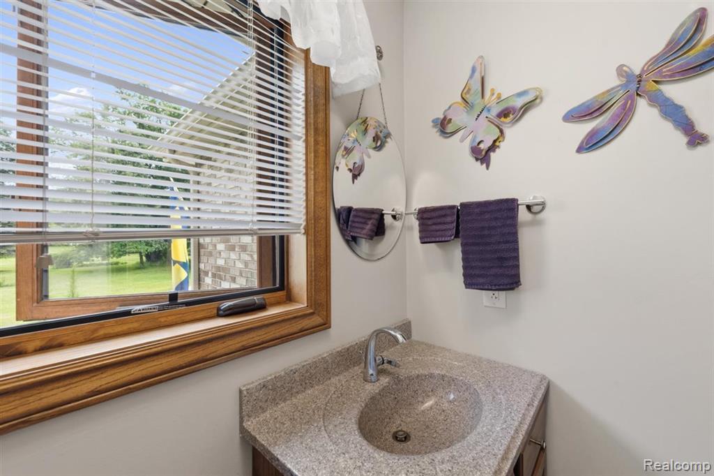 125 Olde Franklin Drive, Howell, MI 48855 — Photo 28