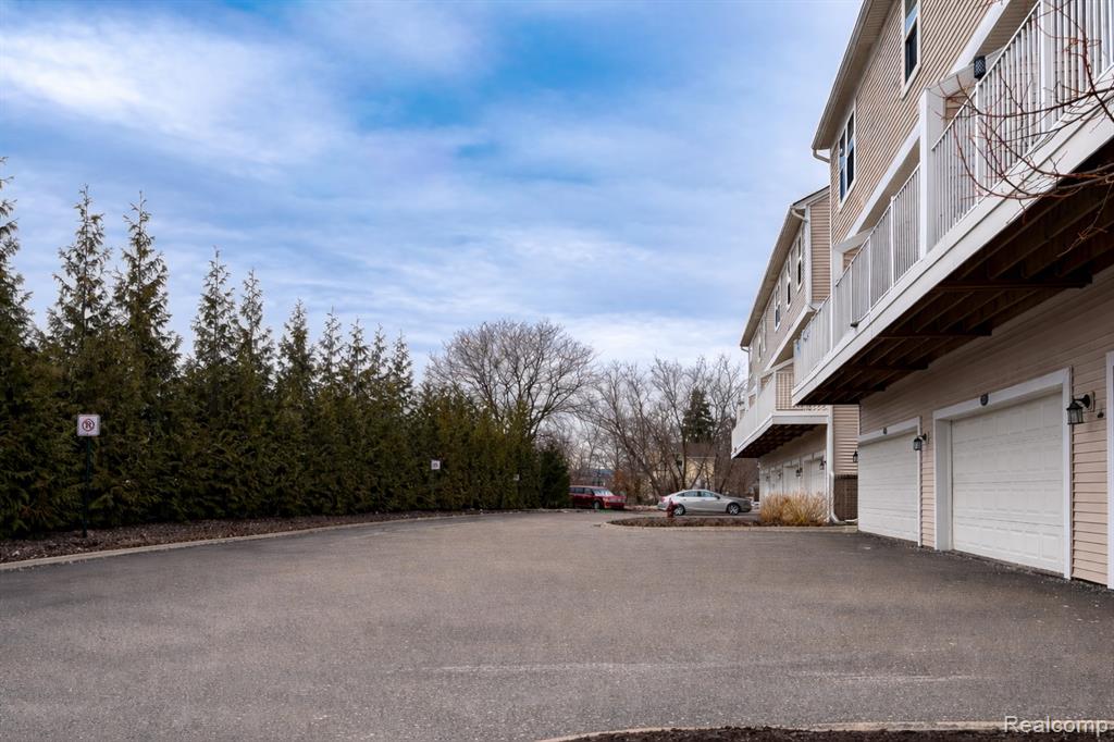 3217 Chambers W, 87, Wixom, MI 48393 — Photo 29