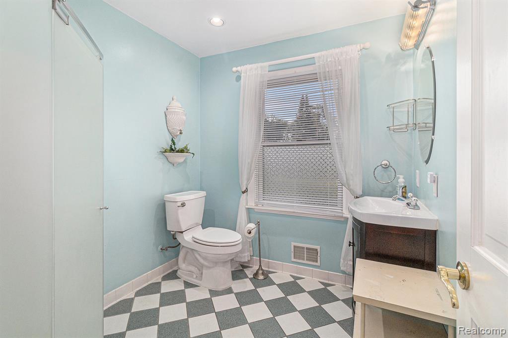 92 Gallup Street, Mount Clemens, MI 48043 — Photo 21